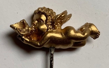 Engel auf Stab mit Muschel, gold